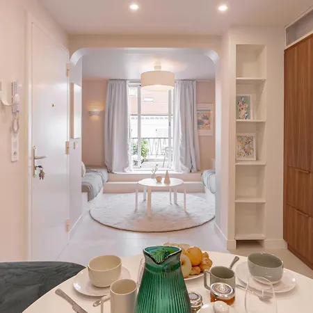 Alma Florian 4 People With Terrace *